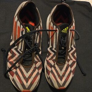 Adidas Men's Zigzag Pattern Athletic Shoes